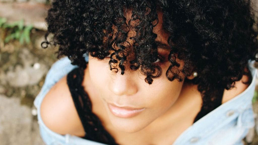 5 Natural Remedies For a Dry, Itchy Scalp