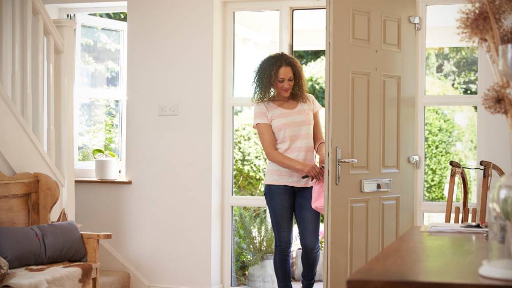 How to Make Your Entryway Smell Welcoming