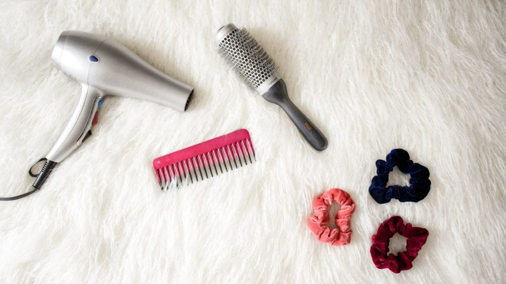 How to Safely Blow Dry Natural Hair Without Damage